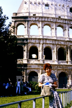 Zdjęcie z Włoch - przed Colosseum