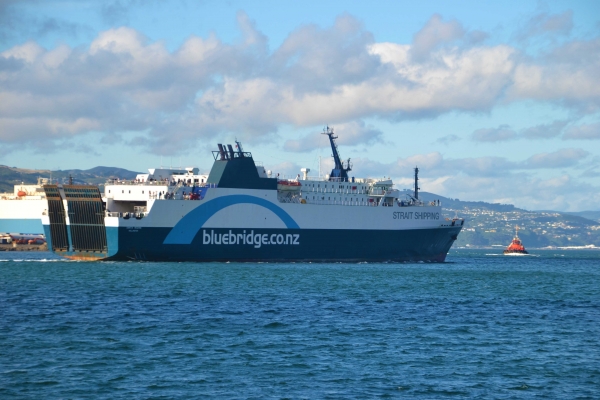 Zdjęcie z Nowej Zelandii - Prom plynacy na Poludniowa Wyspe