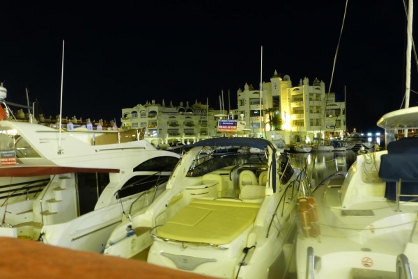 Zdjęcie z Hiszpanii - Puerto Marina nocą