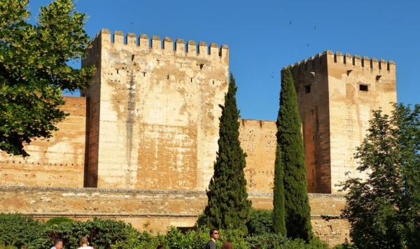 Zdjęcie z Hiszpanii - Alhambra, mury Alcazaru