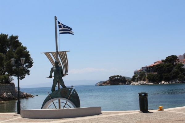 Zdjęcie z Grecji - Tak wita port w Skiathos :)