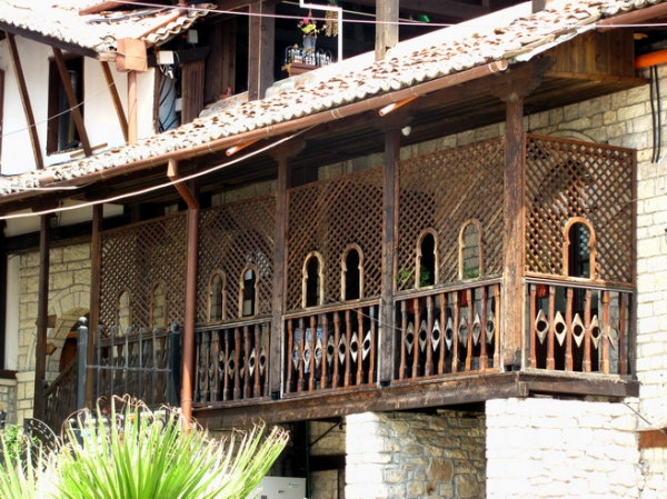 Zdjęcie z Albanii - Berat - czarowne detale architektury.