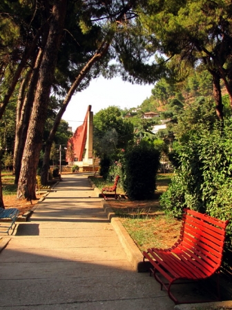 Zdjęcie z Albanii - Berat - skwer/park miejski.