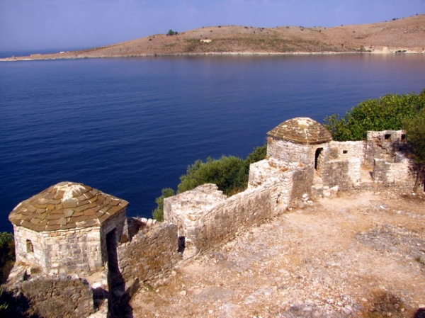 Zdjęcie z Albanii - Porto Palermo - twierdza.