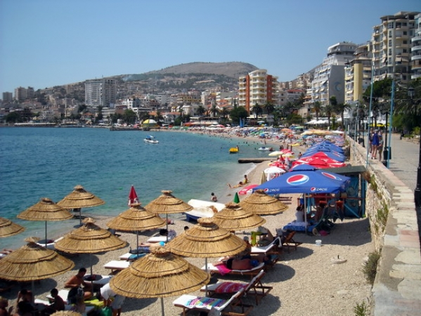 Zdjęcie z Albanii - Saranda - albański megahit.