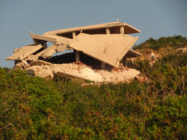 Zdjęcie z Albanii - Ksamil - nadmorska promenada.