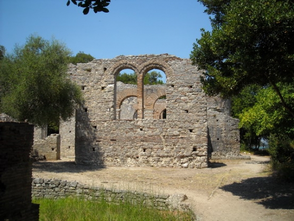 Zdjęcie z Albanii - Butrint - kolejna świątynia.