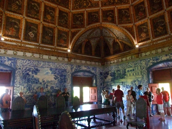 Zdjęcie z Hiszpanii - sala z herbami