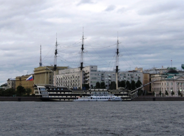 Zdjęcie z Rosji - Petersburg - statkiem po Newie