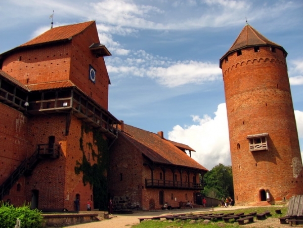 Zdjęcie z Łotwy - Turaida - zamek biskupów ryskich.