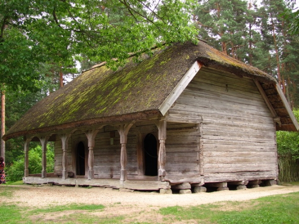 Zdjęcie z Łotwy - Ryski skansen - spichlerz.