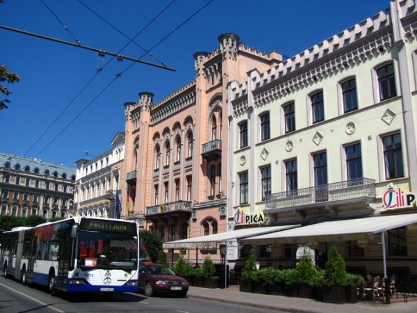 Zdjęcie z Łotwy - Ryga - centrum. Ulica ambasad.