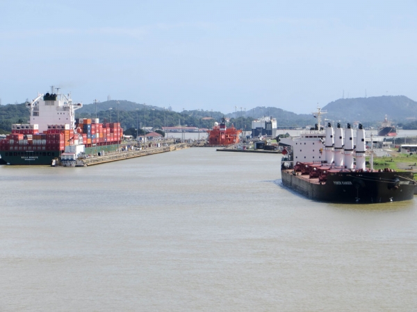 Zdjęcie z Panamy - PANAMA CANAL