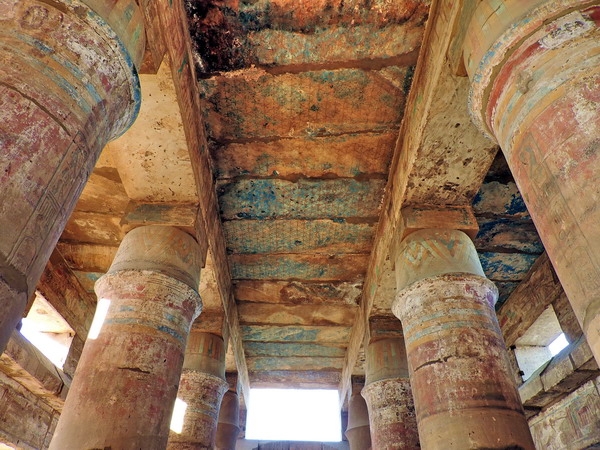 Zdjęcie z Egiptu - Karnak - gdzieś w starożytnych "bebechach". 