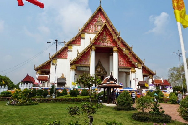 Zdjęcie z Tajlandii - Ayutthaya, współczesna świątynia