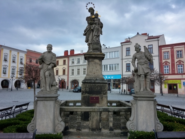 Zdjęcie z Czech - kamienna rzeźba Panny Marii