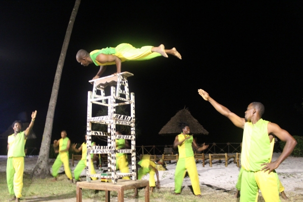 Zdjęcie z Tanzanii - Akrobacje