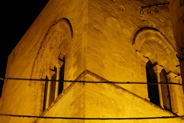 Zdjęcie z Włoch - XII wieczna wieża Osterio Magno