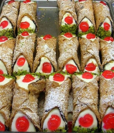 Zdjęcie z Włoch - cannoli siciliani- typowo sycylijskie słodkie małe rurki z kremem z serka ricotta