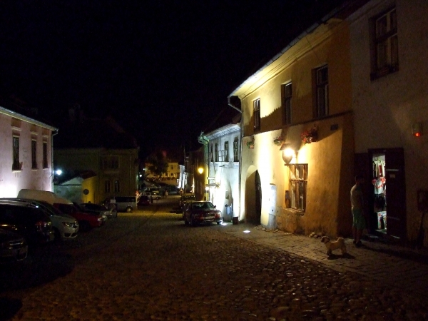 Zdjęcie z Rumunii - nocny spacer