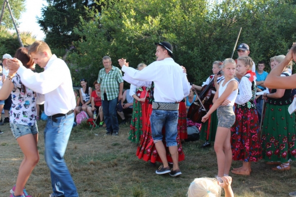 Zdjęcie z Polski - Piękna muzyczno-taneczna oprawa