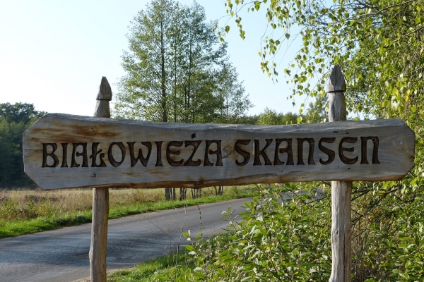 Zdjęcie z Polski - za 2 minutki jesteśmy pod białowieskim, prywatnym skansenem