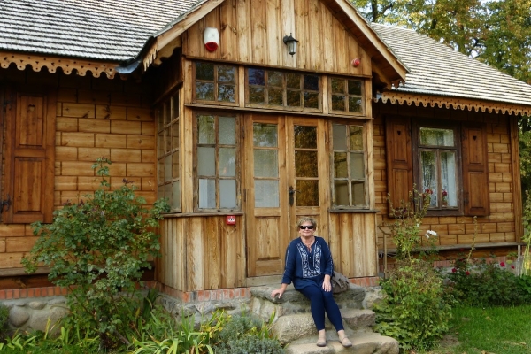 Zdjęcie z Polski - bardzo ciekawa elewacja ( drewniane cegiełki:)