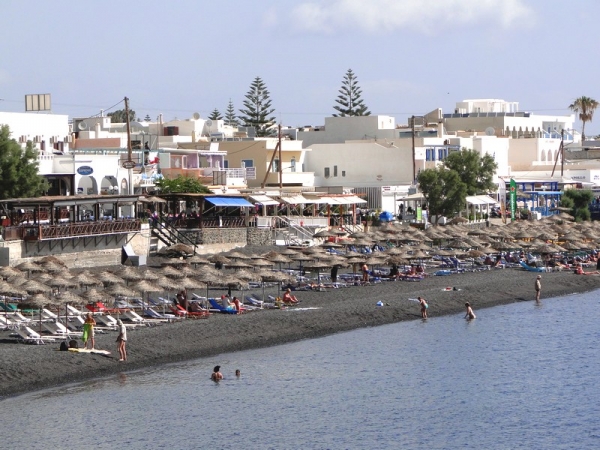 Zdjęcie z Grecji - Widok plaży w Kamari.
