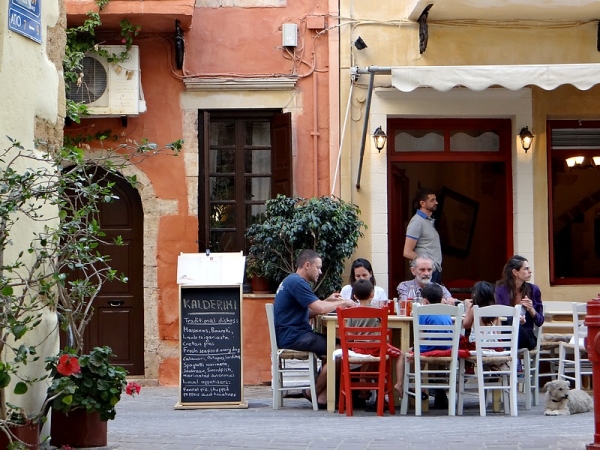 Zdjęcie z Grecji - Chania. Rodzinny obiadek na starym mieście.