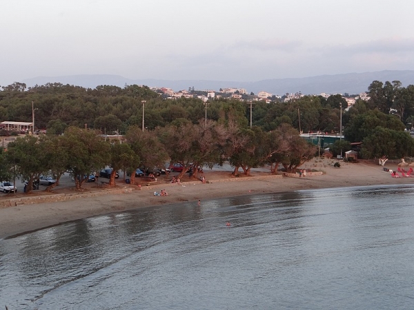 Zdjęcie z Grecji - Kato Daratso. Plaża pod tamaryszkami.