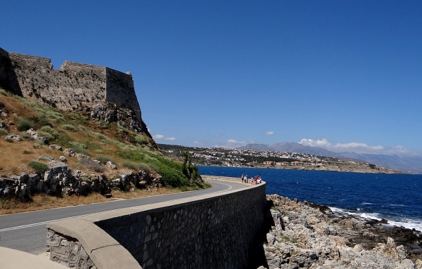 Zdjęcie z Grecji - Rethymnon. Widok na morze od strony twierdzy.