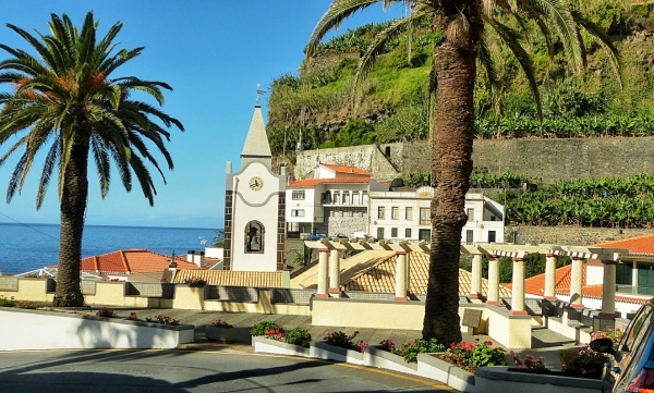 Zdjęcie z Portugalii - kolejna mieścinka na południu Madery: maleńka Madalena do Mar