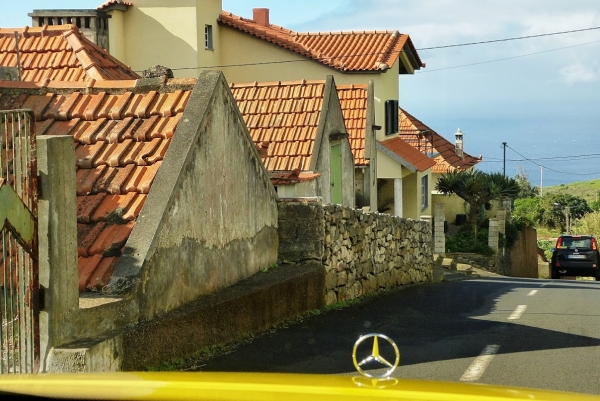 Zdjęcie z Portugalii - dalej w drodze na zachód mijamy jakąś zapomnianą przez Boga wioskę