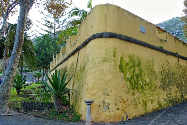 Zdjęcie z Portugalii - malutki i stary fort w Machico: Forte de Nossa Senhora do Amparo