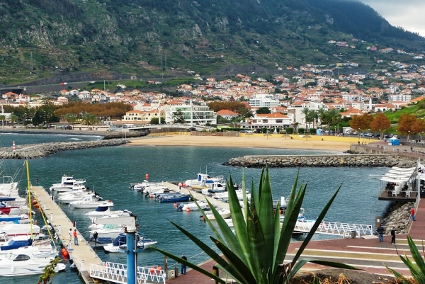 Zdjęcie z Portugalii - mamy stąd tylko ładny widok na marinę Machico