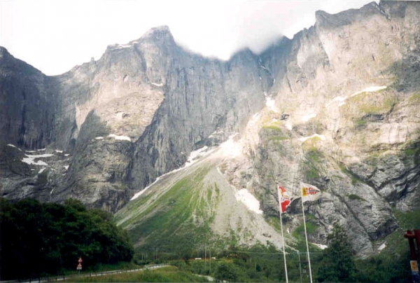 Zdjęcie z Norwegii - Trollveggen