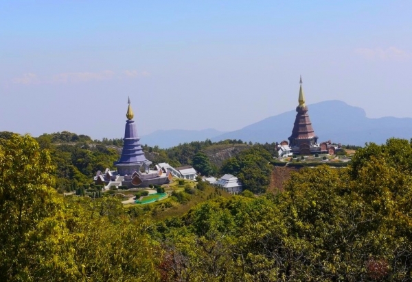 Zdjęcie z Tajlandii - Krolewskie pagody Phra Mahathat Naphamethanidon