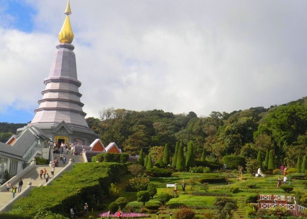 Zdjęcie z Tajlandii - Krolewskie pagody Phra Mahathat Naphamethanidon