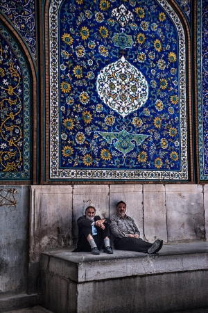 Zdjęcie z Iranu - Przed meczetem Lutf Allah