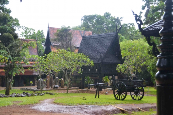Zdjęcie z Tajlandii - Muzeum - skansen Baan Dam czyli tzw. Black House