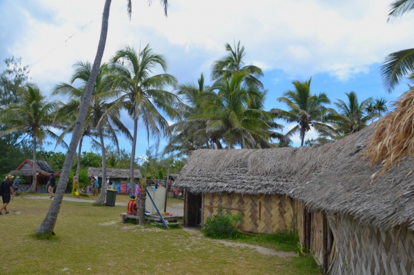 Zdjęcie z Vanuatu - Wioska "handlowa" - "zamieszkala" tylko gdy statki przyplywaja