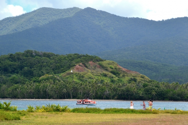 Zdjęcie z Vanuatu - Widok na wyspe Anatom (Aneityum)