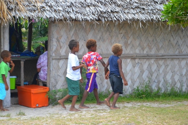 Zdjęcie z Vanuatu - Miejscowe chlopaczki :)