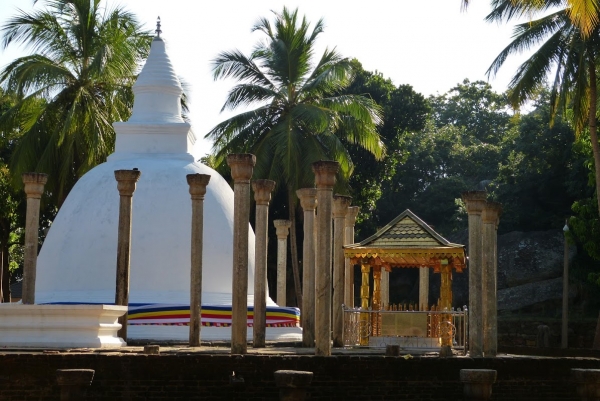 Zdjęcie ze Sri Lanki - Mihintale, Dagoba Mangowca