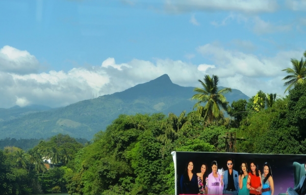 Zdjęcie ze Sri Lanki - Kandy- królewskie miasto, ładnie położone w zakolu rzeki Machaveli, 528 m n.p.m.