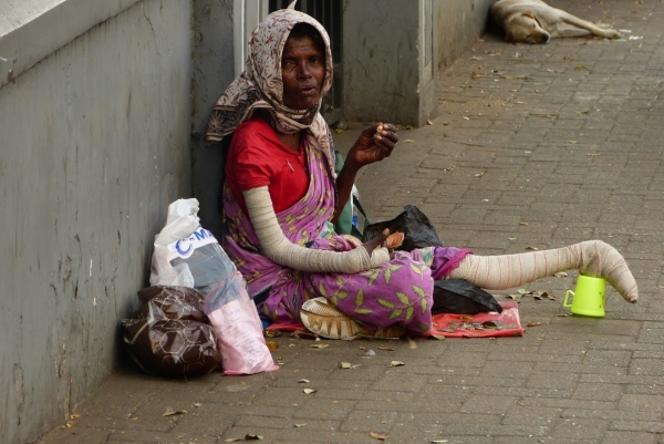 Zdjęcie ze Sri Lanki - kalectwo i bieda na całym świecie ma ten sam, wymowny charakter...