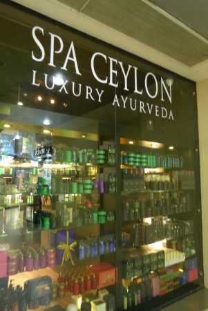 Zdjęcie ze Sri Lanki - ajurweda na Sri Lance jest chyba mocniej zakorzeniona jak herbata:)