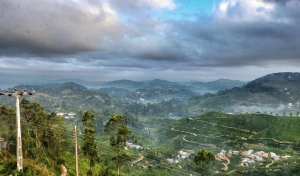 Zdjęcie ze Sri Lanki - groźny ranek nad Haputale