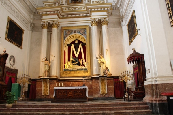 Zdjęcie z Hiszpanii - Ołtarz w klasztorze kartuzów w Valldemossie
