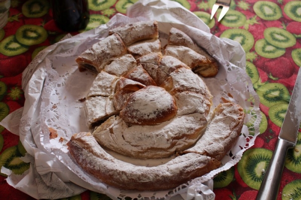 Zdjęcie z Hiszpanii - Słynny majorkański deser - ensaimada, tutaj z dżemem dyniowym